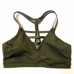 4 for $20 ⚫️ Victoria’s Secret Olive Sports Bra